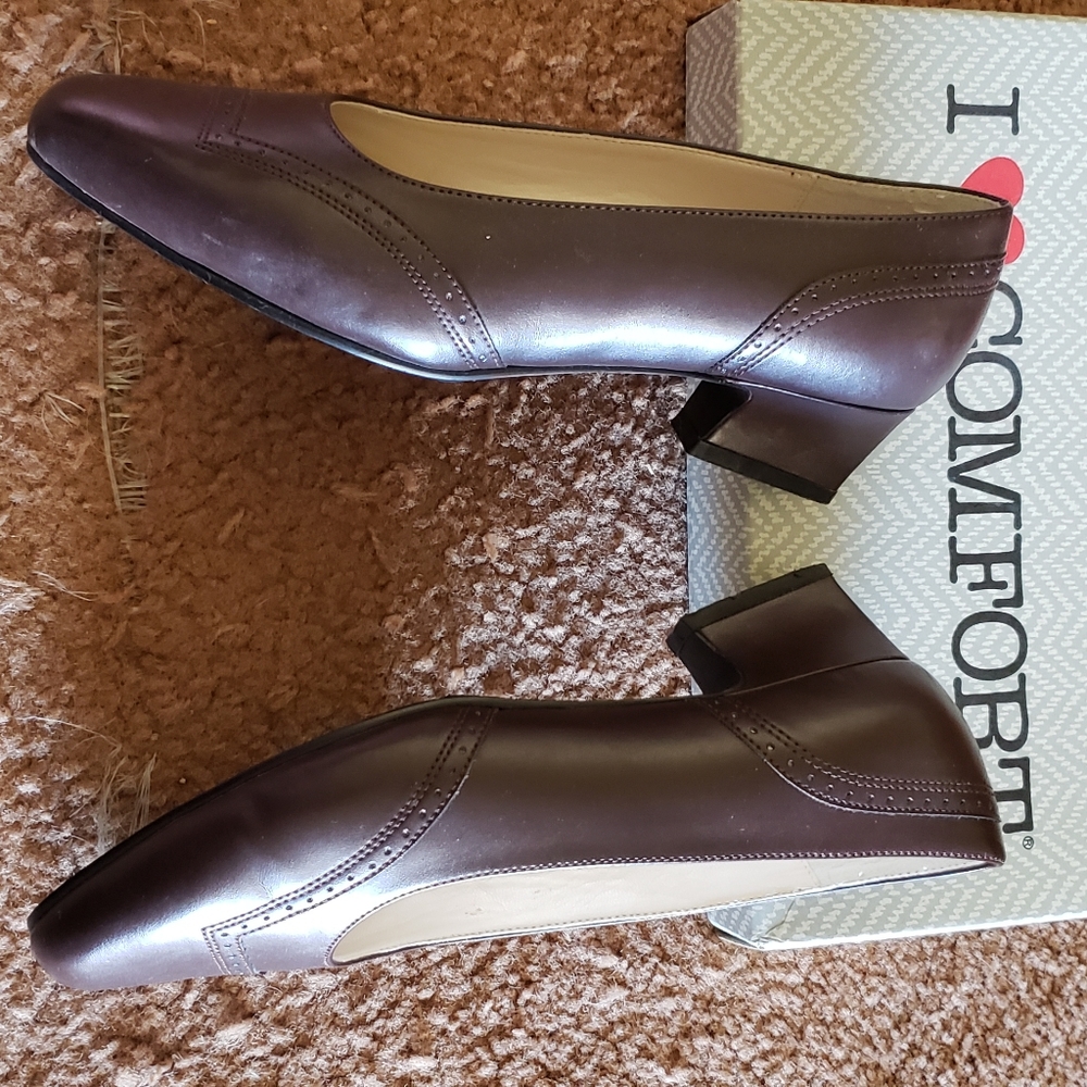 Shoes - Picture 4 of 4